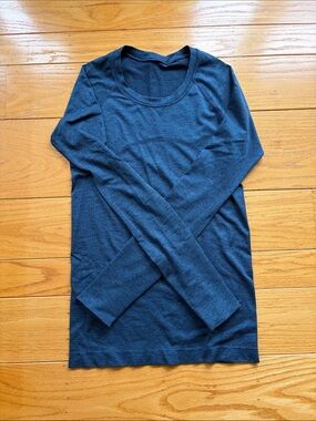 Lululemon Swiftly Tech 2.0 Hip Length Heathered True Navy/Black Size 6